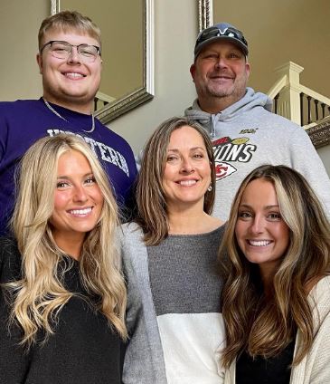 Bre Newcomer with her parents and siblings